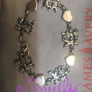 Retired James Avery children’s bracelet 7in
